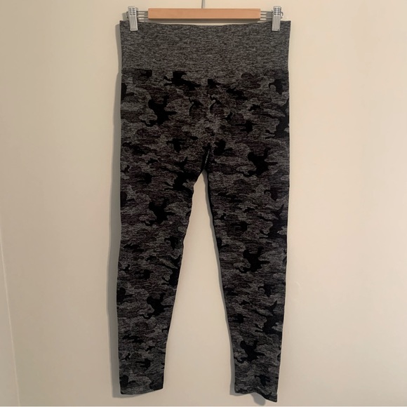 Camo Legging | Size L | Regular Length - Picture 6 of 6